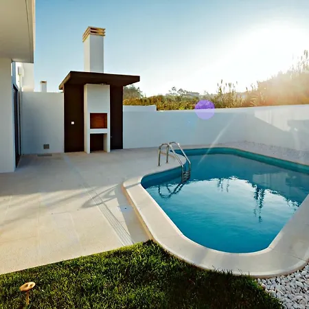 Villa Janelas De Salir Holiday Homes